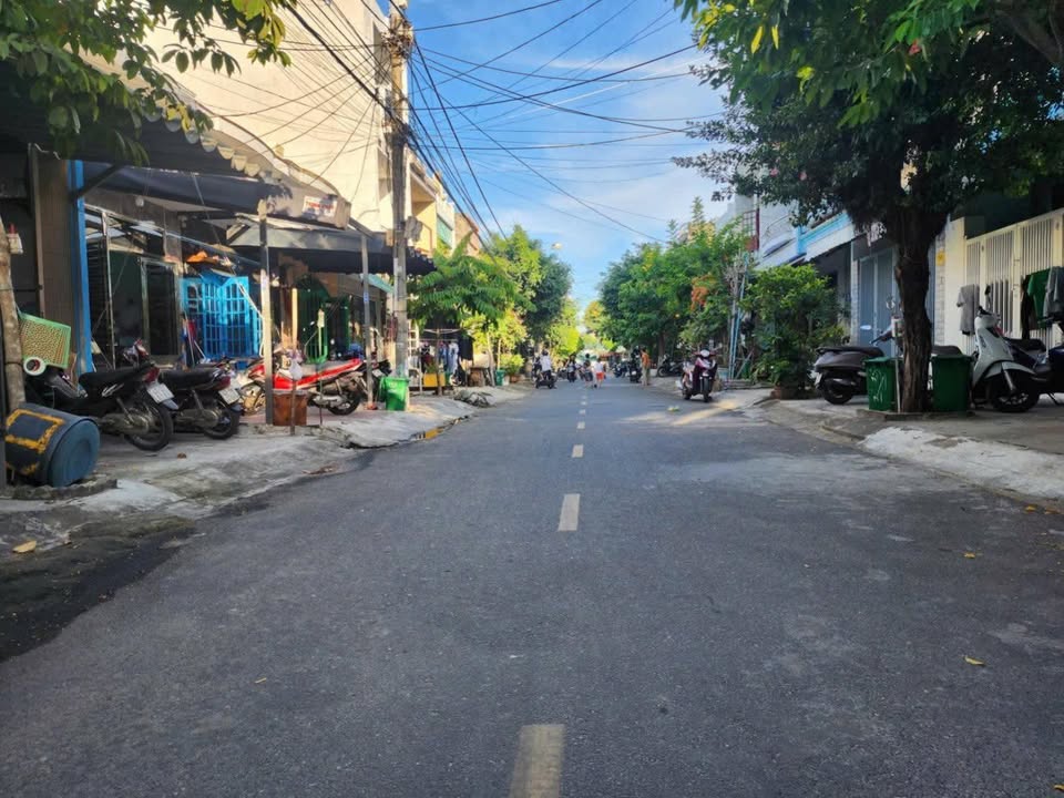 Nhà phố Tô Hiến Thành Đà Nẵng 100m² giá 16.2 tỷ - Cách biển Mỹ Khê chỉ 200m!