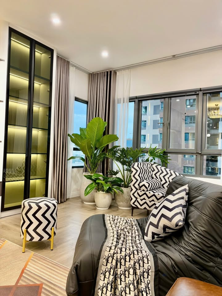 Căn hộ C14 Tố Hữu 132m² giá 9 tỷ - Sẵn sổ, full nội thất