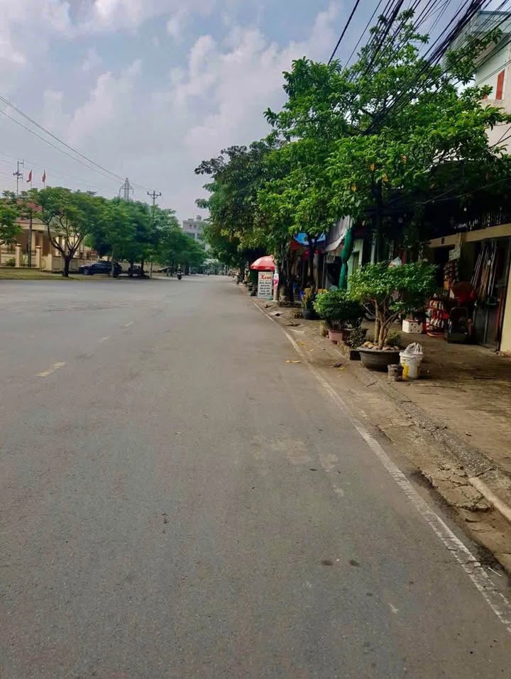 Nhà mặt đường Lộc Vượng, Nam Định 40m² giá 3.2 tỷ - Kinh doanh đắc địa!