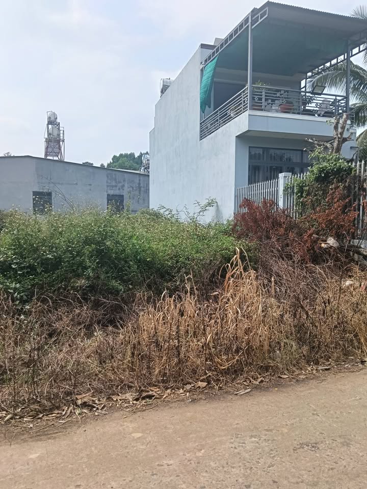 Đất nền thổ cư xã Định Quán, Đồng Nai 120m² giá chỉ 760 triệu - Đường bê tông, khu dân cư đông đúc!