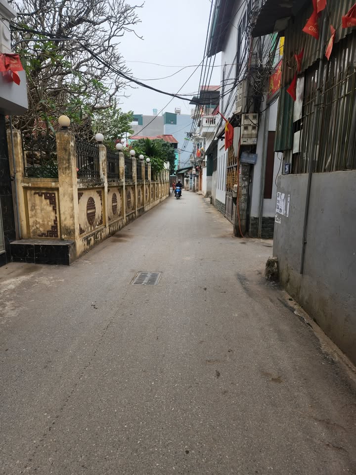 Đất Vạn Phúc 50m² giá 9,8 tỷ - Cơ hội kinh doanh đỉnh cao!