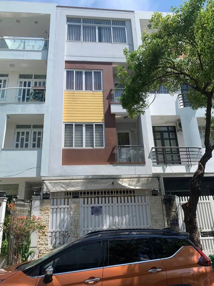 Nhà 4 tầng KDC ven sông Tân Phong Q7, 90m² giá 19 tỷ - Sẵn sàng vào ở ngay!