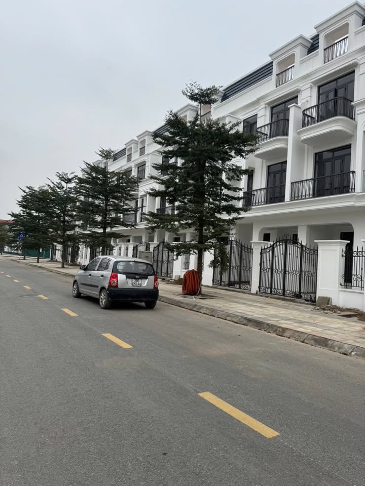 Nhà bán KĐT HUD Sơn Tây 95m² giá 7.8 tỷ - Cơ hội đầu tư sinh lời lớn!