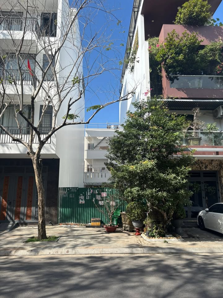 Đất nền VCN Phước Hải 100m² giá 11.4 tỷ - Vị trí đắc địa, tiềm năng kinh doanh!