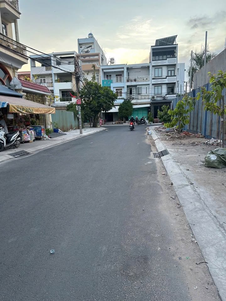 Bán nhà mặt tiền KDC Trương Đình Hội, Quận 8, 100m² giá 9.8 tỷ - Chính chủ, thương lượng ngay!