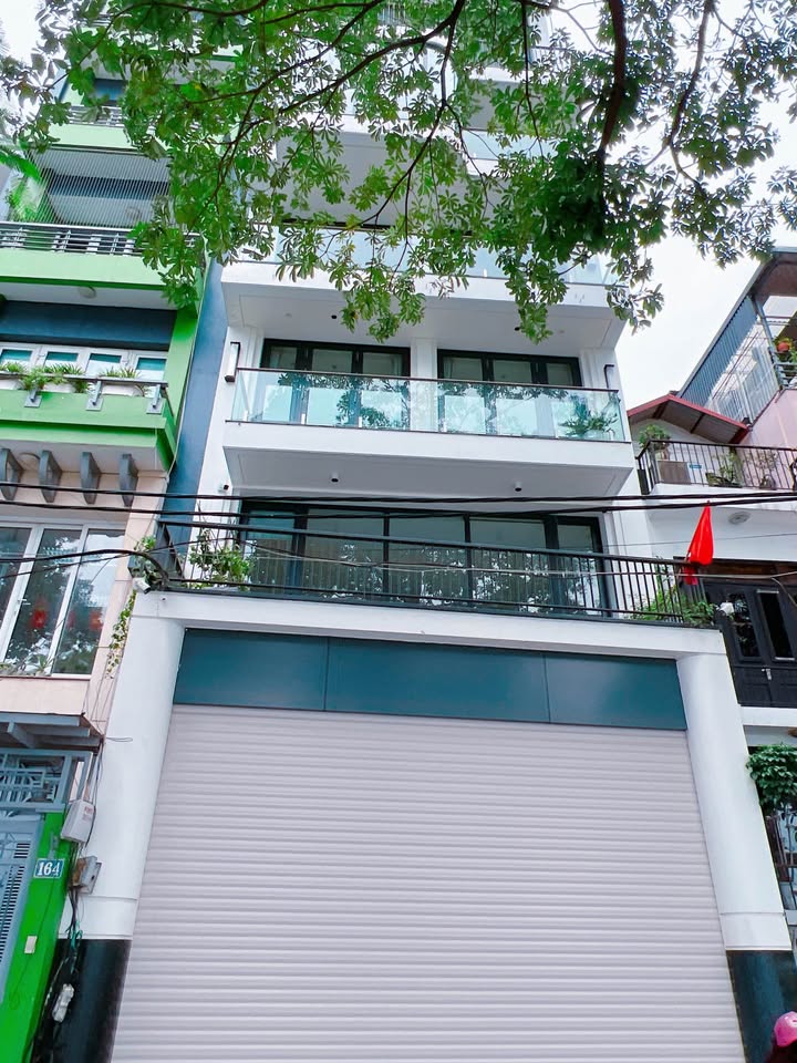 Nhà phố Nguyễn Ngọc Vũ 120m² giá thỏa thuận - Đầu tư sinh lời tại khu vực phát triển!