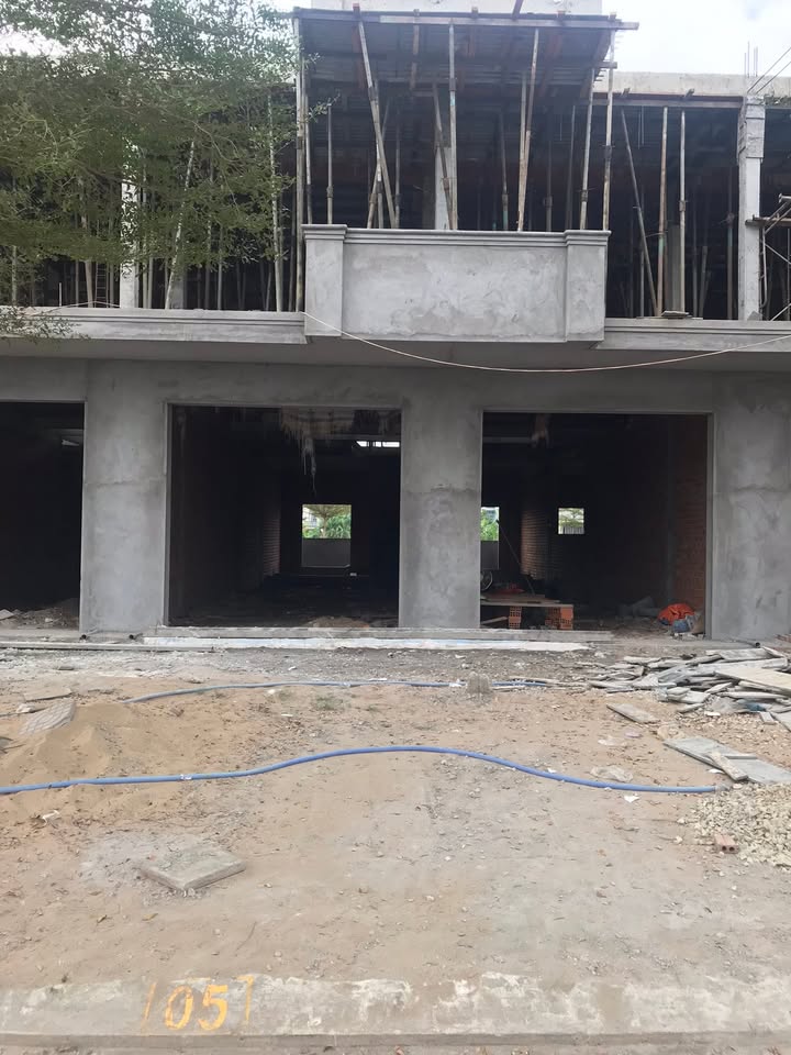 Nhà phố Đô Thị Giao Thương Đông Cần Thơ 100m² giá thỏa thuận - Hoàn thiện mặt tiền cao cấp!