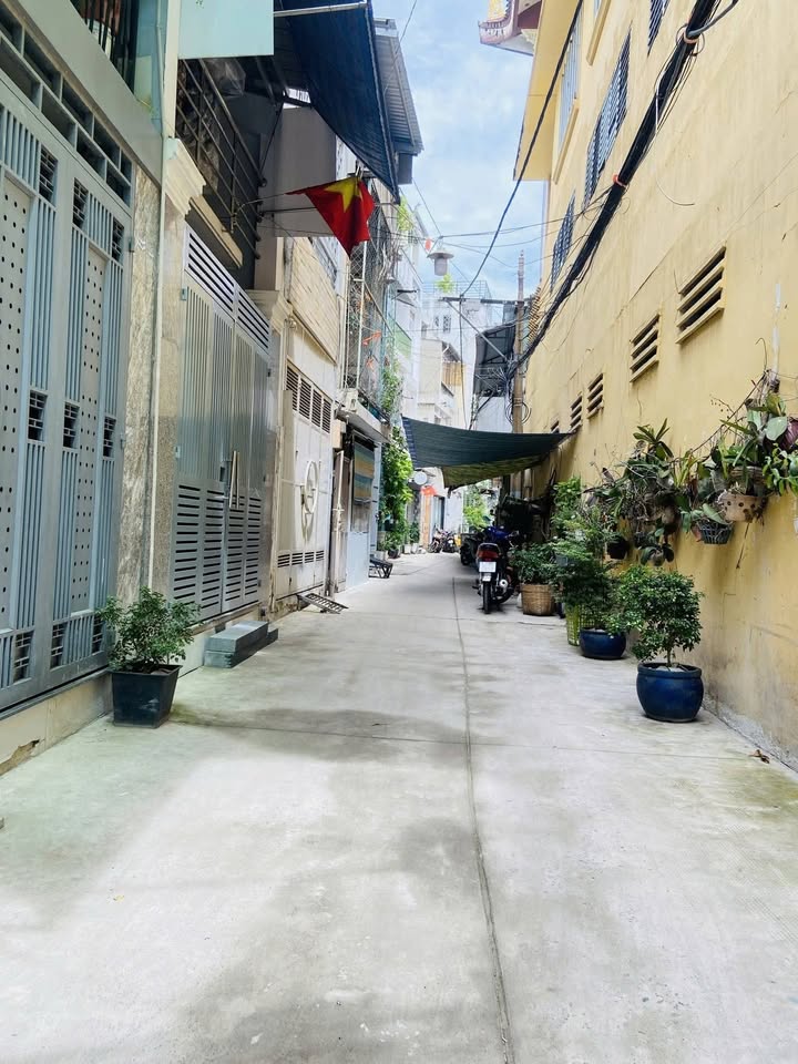 Nhà phố 3 Tháng 2 Quận 10 49m² giá 9.9 tỷ - Sẵn sàng giao nhà ngay!