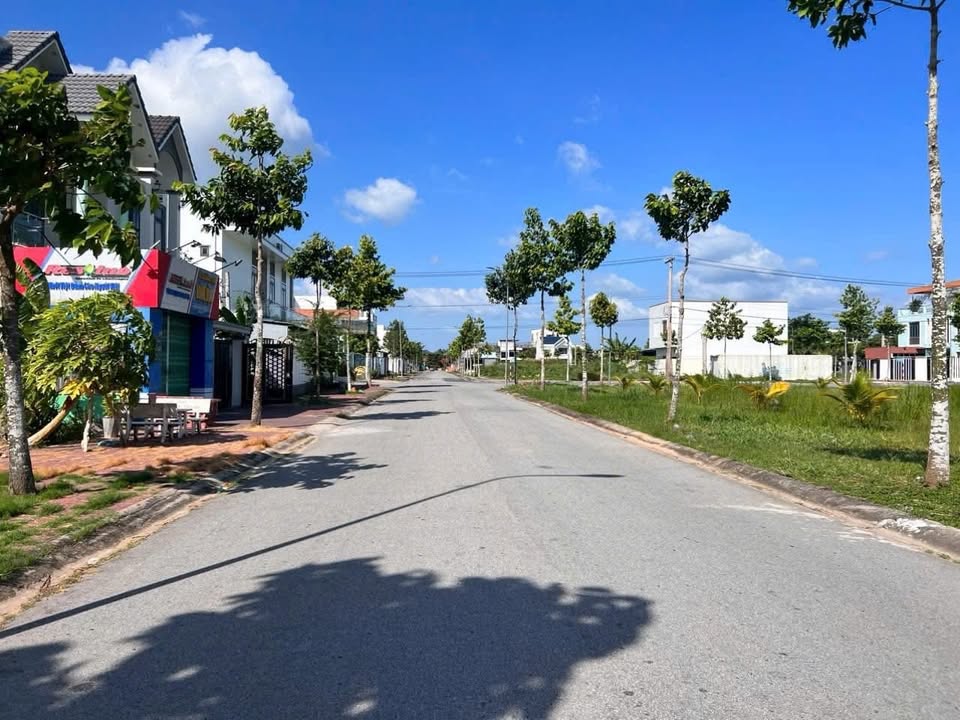 Đất nền đường Số 10, Sóc Trăng 139m² giá 2.55 tỷ - Đối diện sân golf và công viên nước!