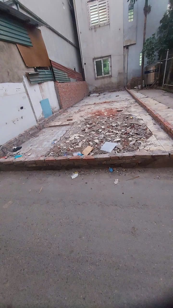 Đất Yên Lộ 45m² giá 8 tỷ - Ô tô vào tận cửa, vị trí vàng!