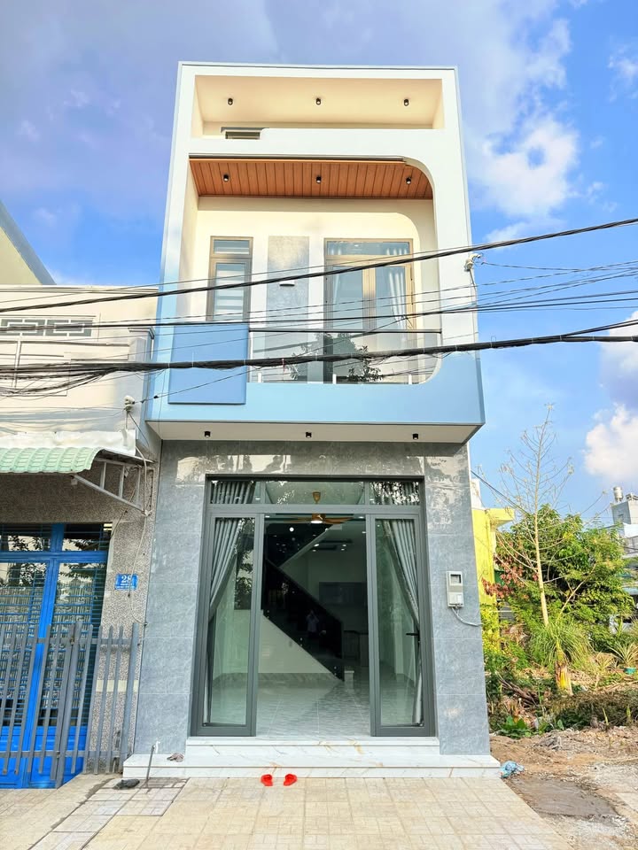 Nhà đẹp 2 tầng đường Trần Huy Liệu, Long Xuyên 56m² - Giá chỉ 2 tỷ!