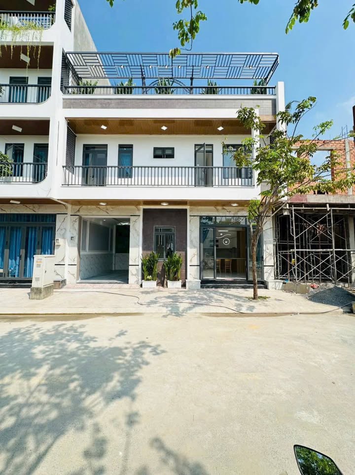 Nhà đẹp khu Osaka Thạnh Xuân 55m² giá 5.3 tỷ - Thiết kế hiện đại, sẵn sàng vào ở!