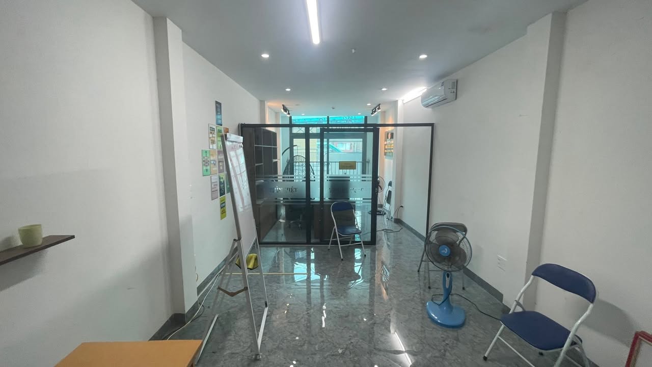 Cho thuê văn phòng 120m² tại đường Nguyễn Trãi, Thanh Xuân - Giá chỉ 14 triệu/tháng