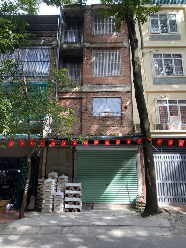 Cho thuê nguyên căn KDT Xala, Hà Đông 300m² - Nhà thô, phù hợp làm kho, văn phòng!