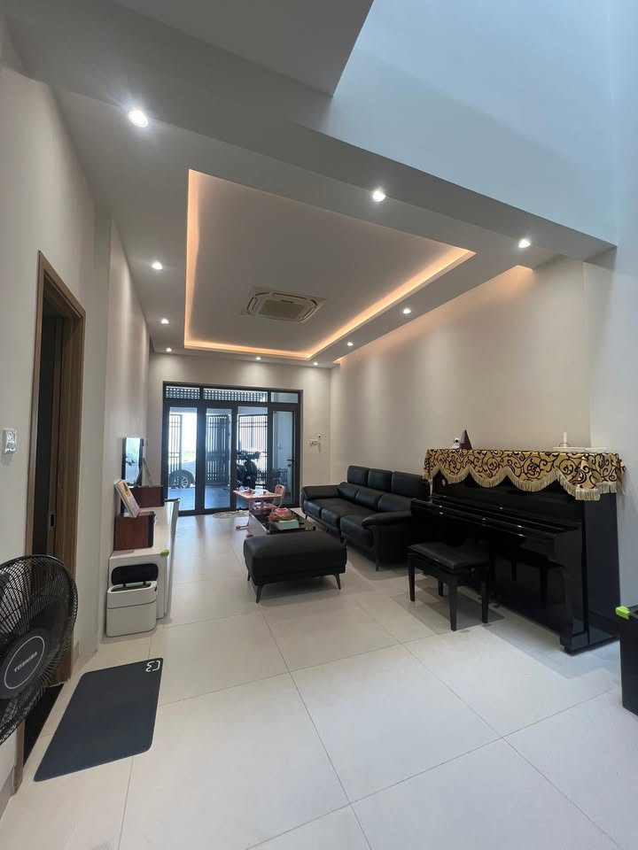 Nhà mới đẹp Khu Công An, Sông Hinh 85m² giá 3 tỷ - Thiết kế sang trọng, đường rộng 16m!