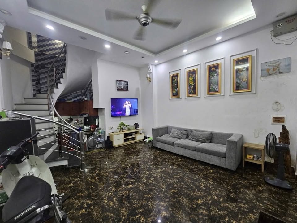 Nhà riêng Trần Khát Chân, Hai Bà Trưng 30m² giá 6 tỷ - Sổ hồng chính chủ, ở ngay!