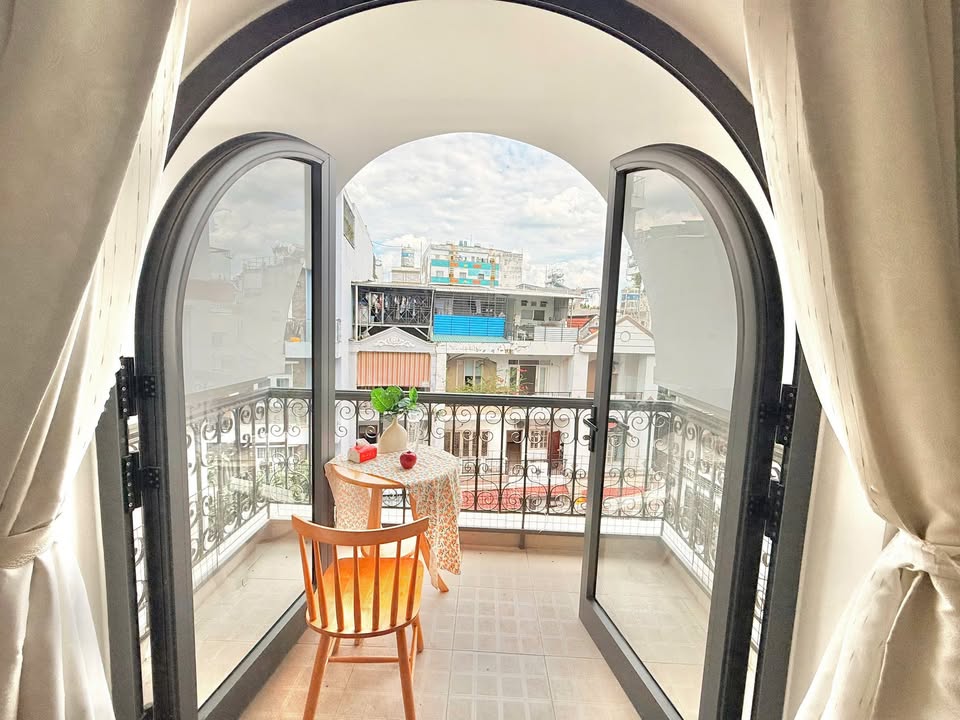 Căn hộ dịch vụ 1PN Lê Văn Sỹ, Tân Bình 10.5 triệu - Ban công lớn, thang máy thuận tiện