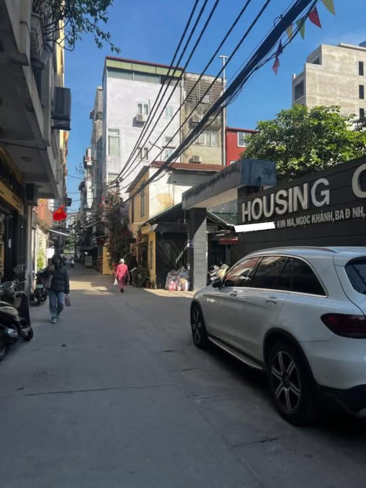 Nhà phố Kim Mã Ba Đình 50m² giá 16.3 tỷ - Lô góc nở hậu, cách phố 10m!