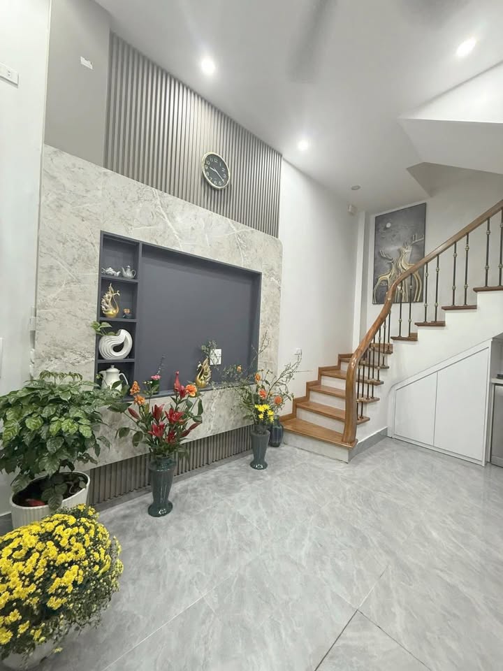 Nhà riêng Đội Cấn, Ba Đình 28m² giá 8.98 tỷ - Ô tô đỗ cửa, dân trí cao!