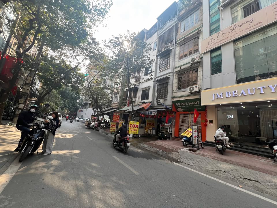 Nhà mặt phố Trần Quang Diệu, Đống Đa, 43m² - Kinh doanh sầm uất!