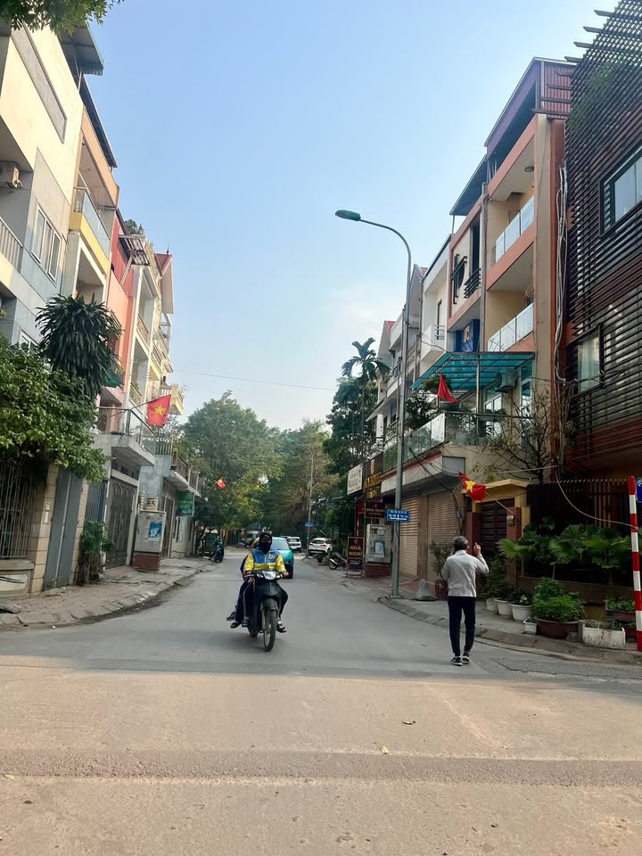 Nhà nguyên căn 115m² KĐT Văn Quán giá thỏa thuận - Thiết kế đẹp, sẵn sàng vào ở ngay!