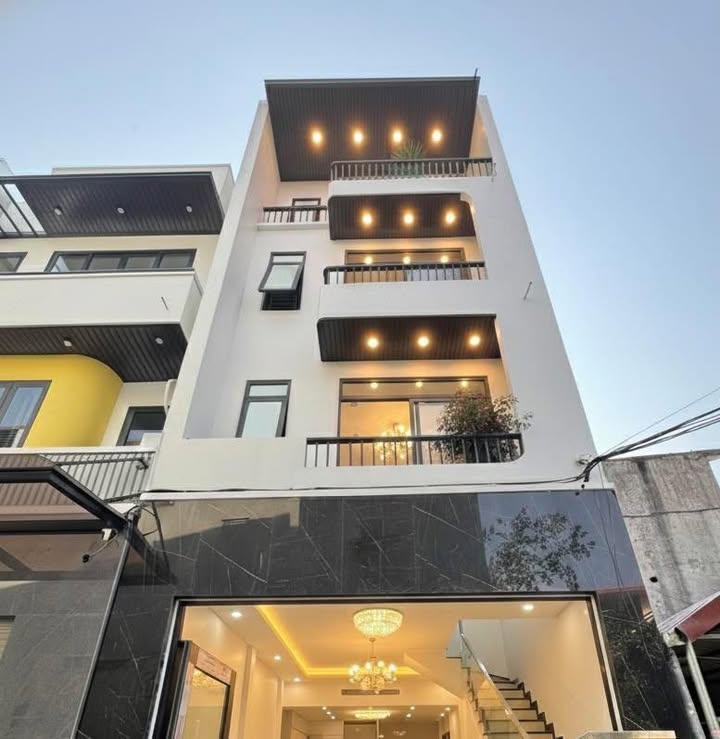 Nhà 4 tầng Lê Đại Hành, TP Lạng Sơn 50m² giá 3 tỷ - Full nội thất cao cấp!