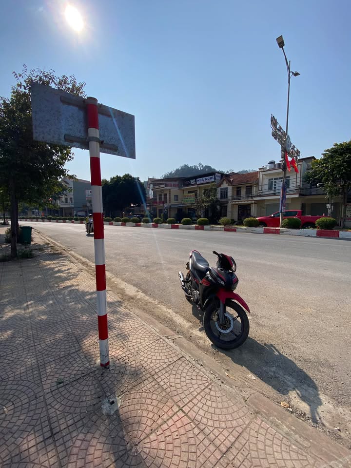 Đất mặt đường Hùng Vương - 70m² giá 2.9 tỷ - Vị trí kinh doanh đắc địa!