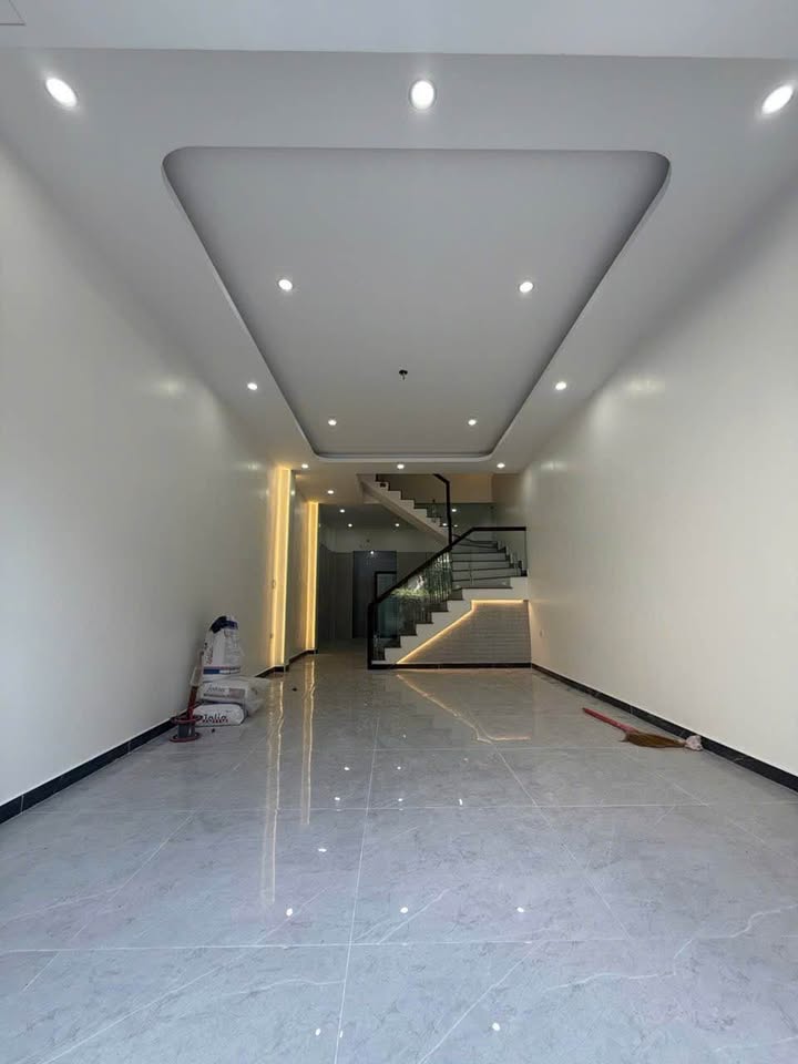 Nhà 3 tầng Quán Trữ, Kiến An 55m² giá thỏa thuận - Sổ đỏ chính chủ, ô tô đỗ cửa