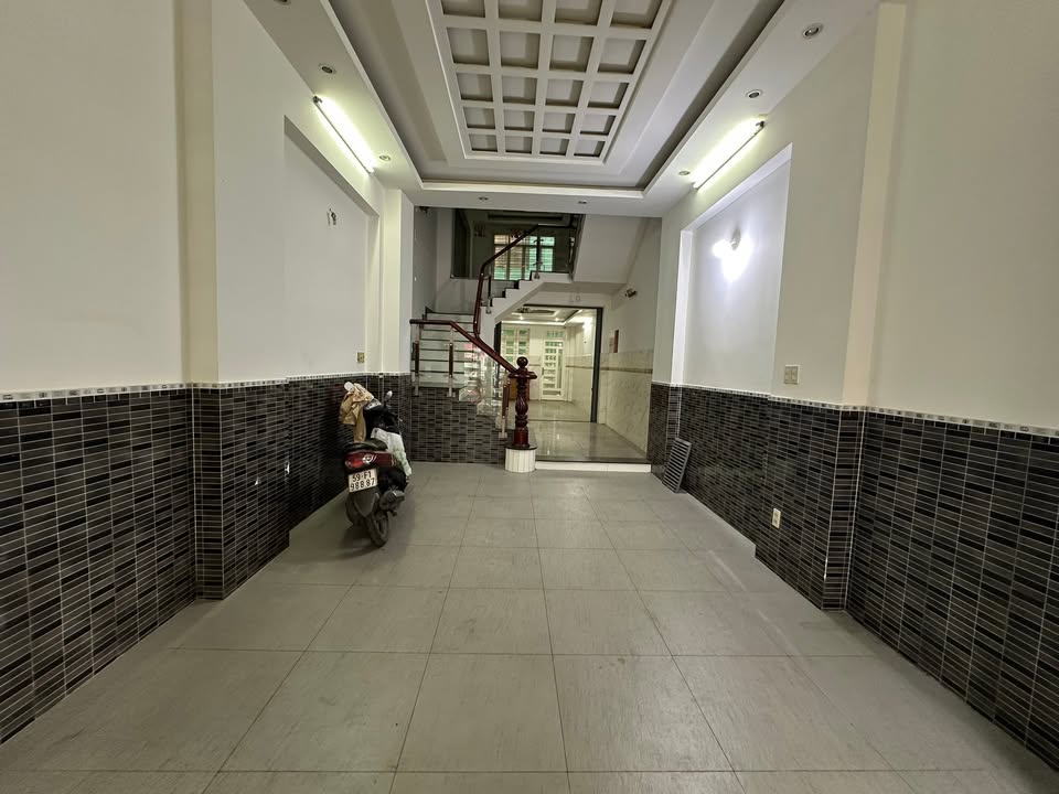 Nhà mặt tiền Nguyễn Đức Thuận, Tân Bình 64m² giá 24 triệu - Phù hợp văn phòng!