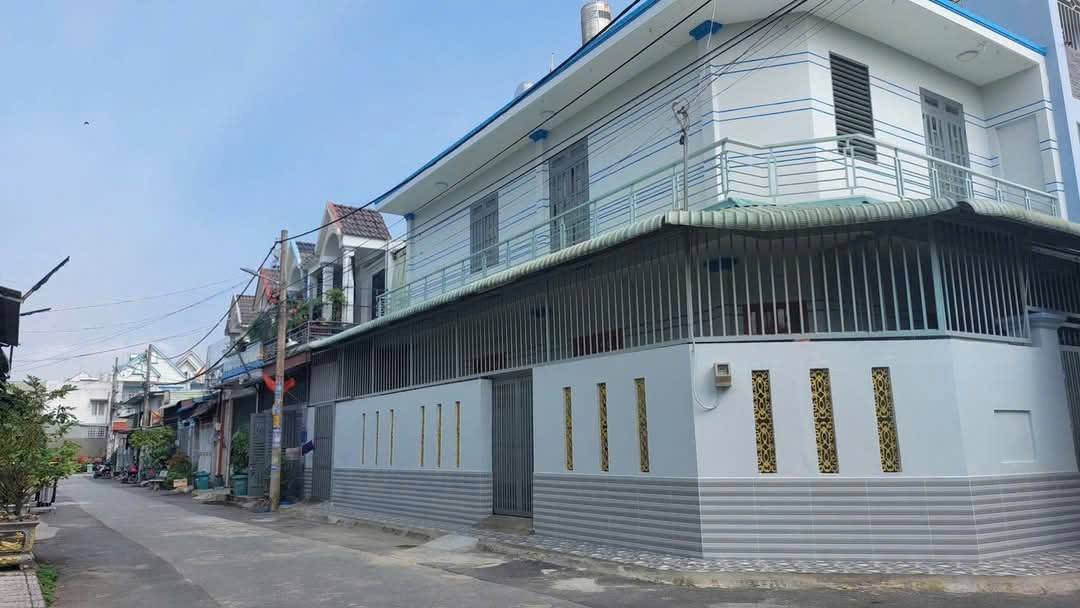 Nhà cho thuê góc 2 mặt tiền Phạm Thị Giây - 136m² giá 8 triệu - Đậu xe hơi thoải mái!