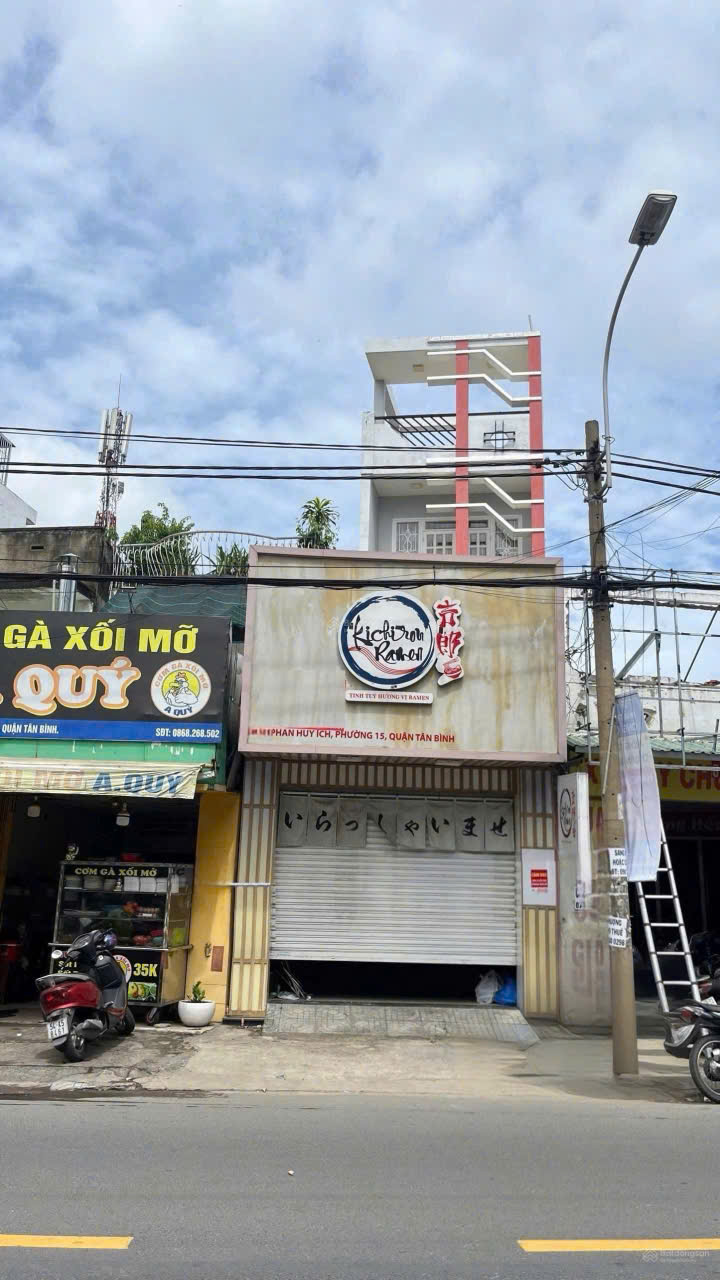 Nhà mặt tiền đường Phan Huy Ích, Quận Tân Bình 140m² giá 36 triệu - Sẵn sàng kinh doanh ngay!