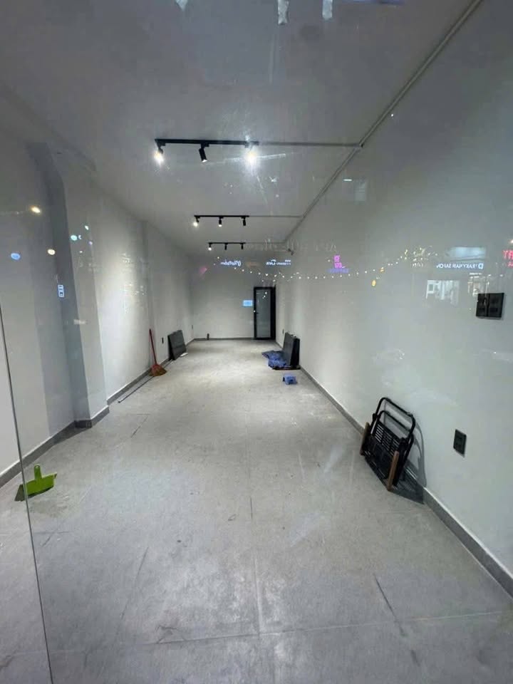 Cho thuê nhà mặt tiền Bùi Đình Tuý, Q. Bình Thạnh 100m² giá 26 triệu - Kinh doanh dễ dàng!