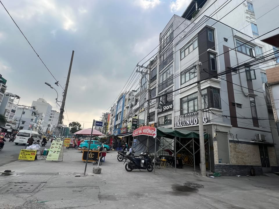 Cho thuê mặt bằng trệt căn góc đường Cách Mạng Tháng 8, Tân Bình - Giá chỉ 14 triệu!