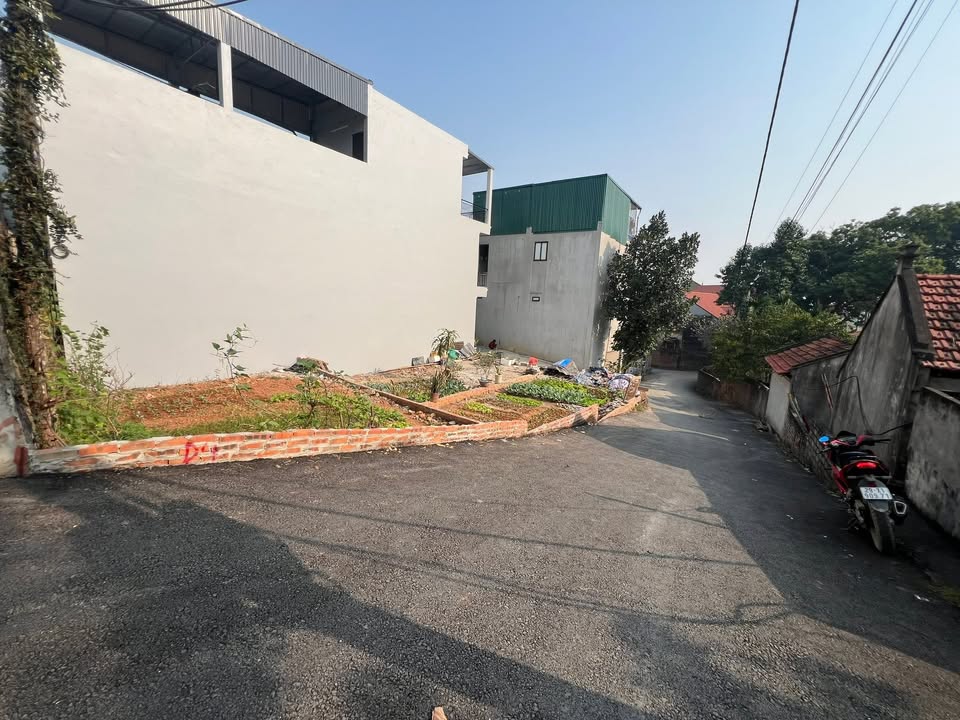 Đất Ninh Sơn - Chúc Sơn 58m² giá 3, x tỷ - Đường rộng ô tô đỗ cửa!