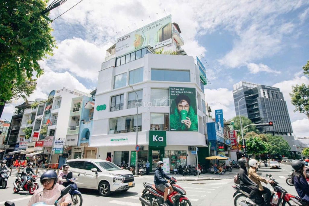 Cho thuê nhà mặt tiền Đinh Tiên Hoàng, P. Đa Kao, Quận 1, 400m² - Vị trí kinh doanh sầm uất!