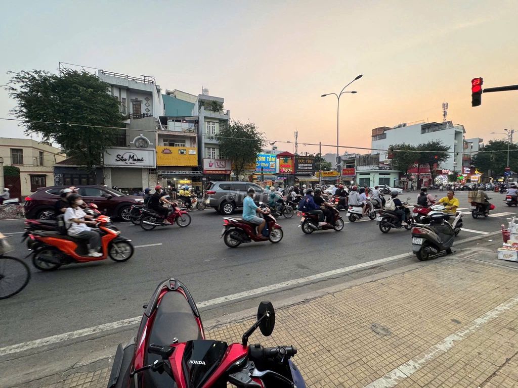 Nhà Mặt Tiền Đường Lê Trọng Tấn Tân Phú 200m² giá 60 triệu - Kinh doanh đa ngành nghề