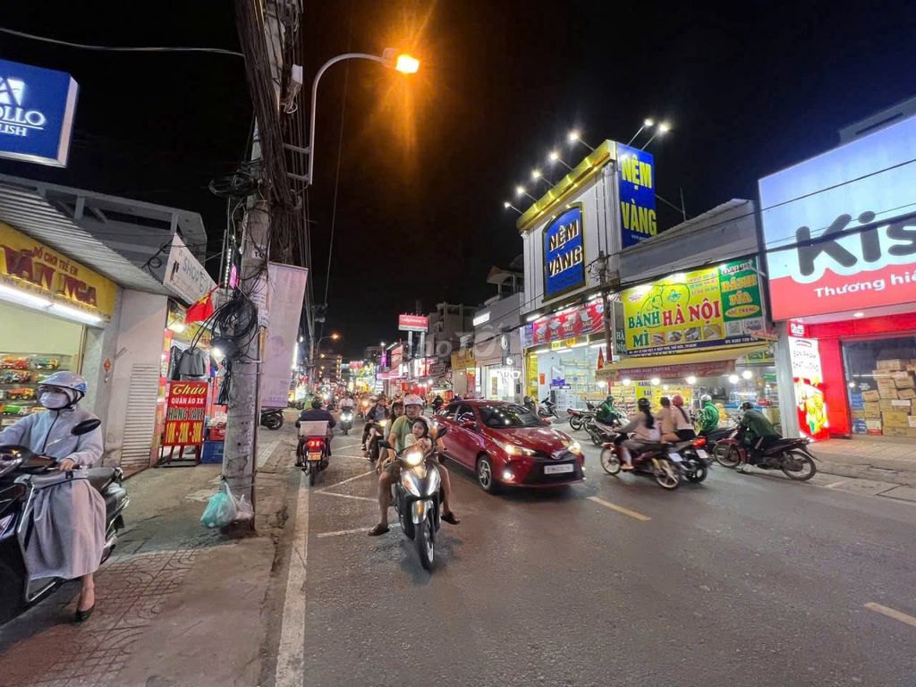 Nhà Mặt Tiền Đường Lê Văn Việt, Quận 9 - Diện tích 600m², Giá thuê 60 triệu/tháng - Đối diện ngân hàng Agribank!