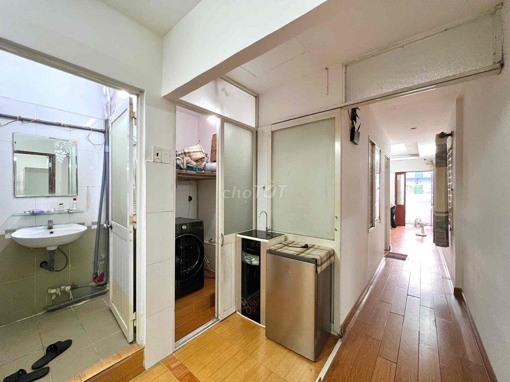 Chung cư 2PN Quận 10 54m² giá 9 triệu - Full nội thất, tiện nghi ngay trung tâm!