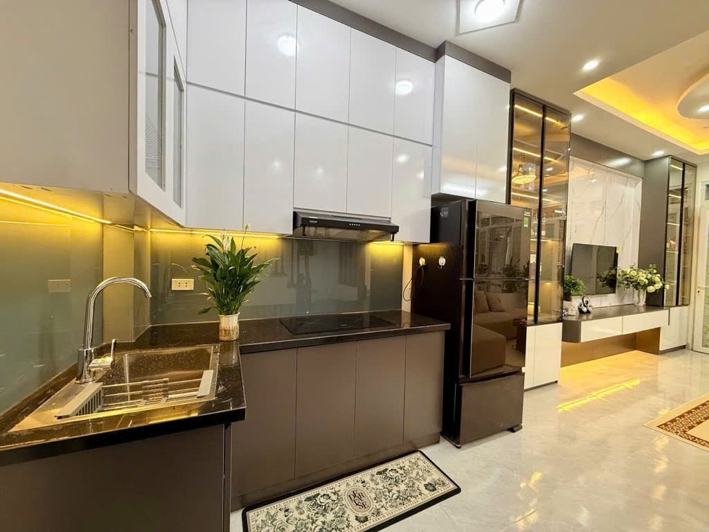 Nhà phố 8 tầng Phú Hựu Long Biên 45m² giá 22 tỷ - Đối diện trường Wellspring