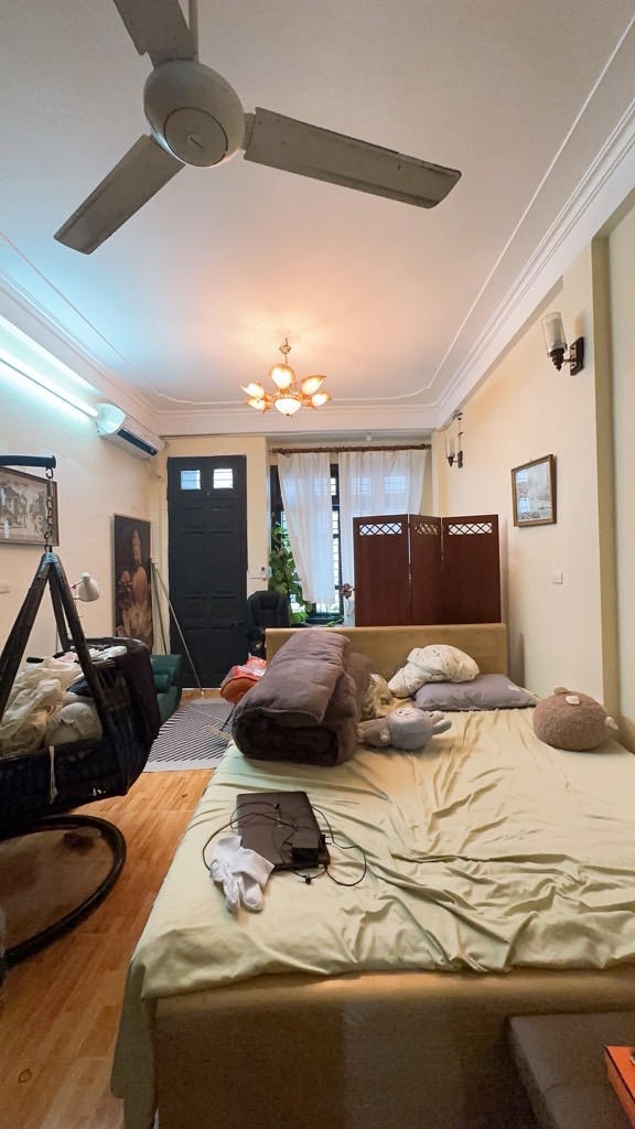 Nhà phố Quan Hoa, Cầu Giấy 31m² giá 11 tỷ - Ô tô cất trong nhà, tiện ích đầy đủ!