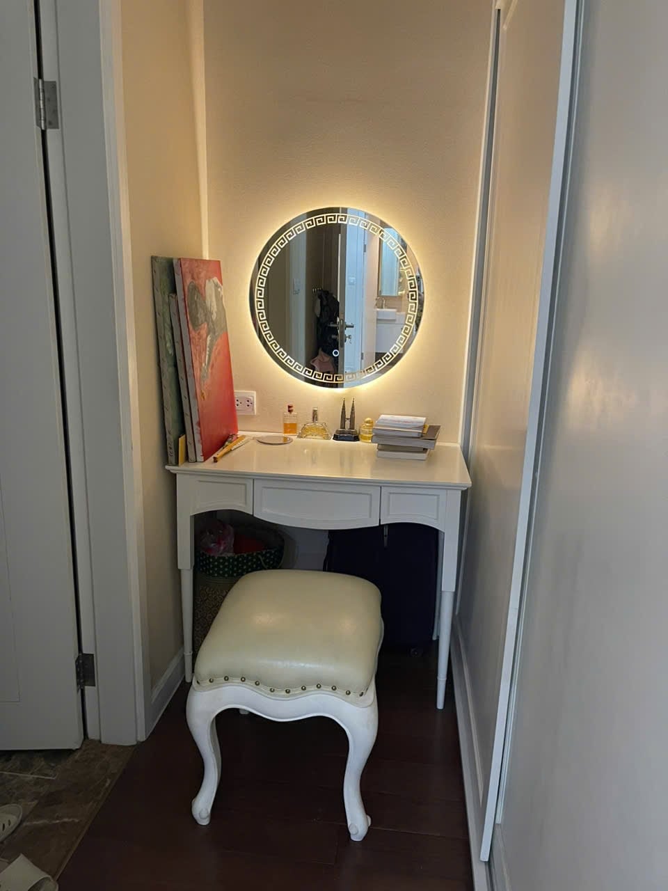 Căn hộ Vinhomes D’Capitale Cầu Giấy 63m² giá 9 tỷ - Full nội thất, mát quanh năm!