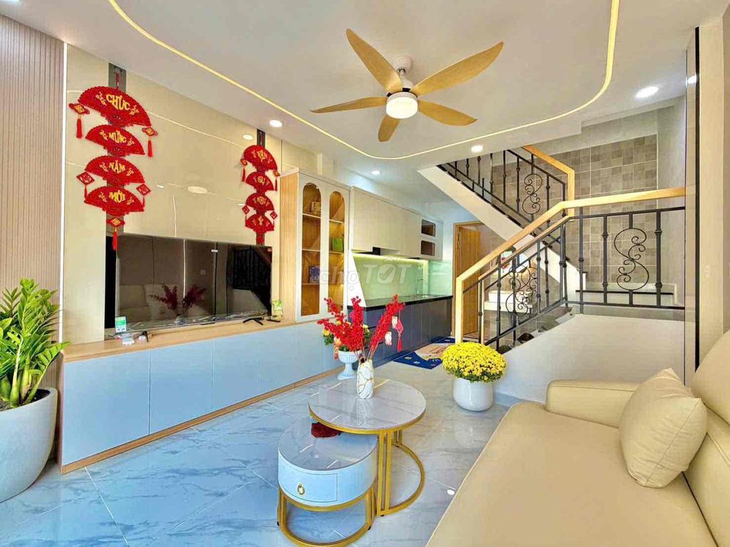 Nhà 3PN Thích Quảng Đức, Phú Nhuận 30m² giá 5.28 tỷ - Nhà mới vào ở ngay!