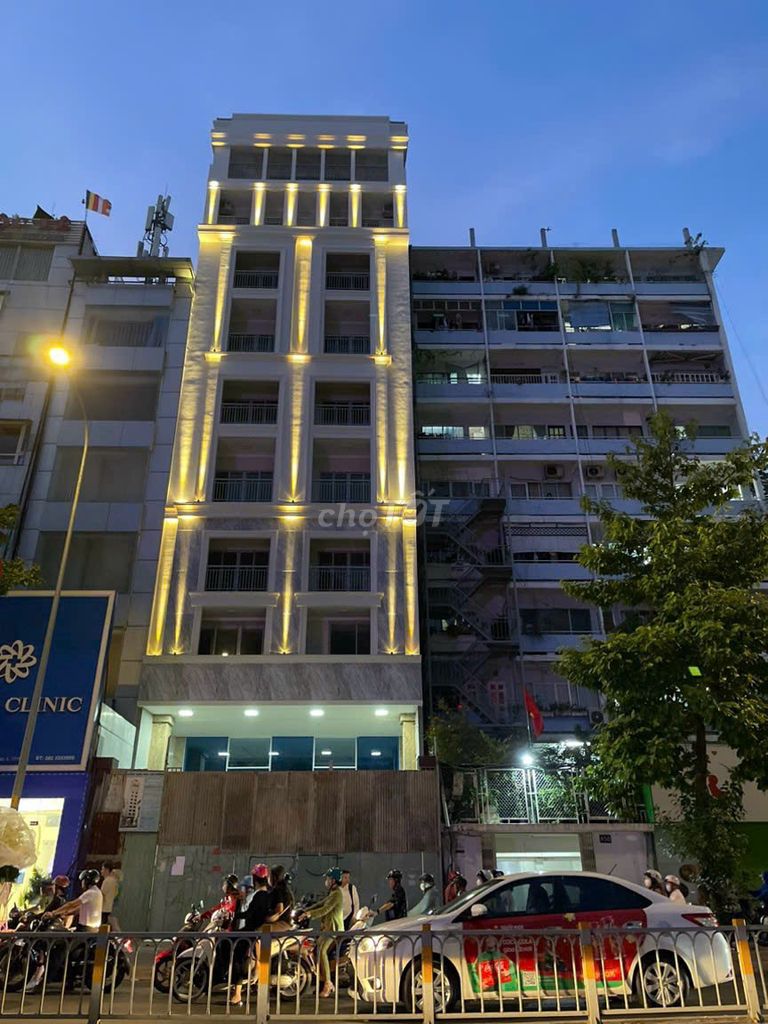 Cho thuê tòa nhà văn phòng 2 mặt tiền Đinh Tiên Hoàng, Đa Kao, Quận 1 - Diện tích 800m², giá 180 triệu/tháng