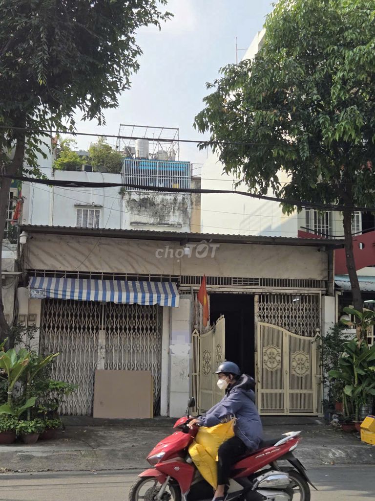 Nhà phố Bình Phú Quận 6, 160m² chỉ 22 tỷ - Vị trí đẹp, xây mới thoải mái!