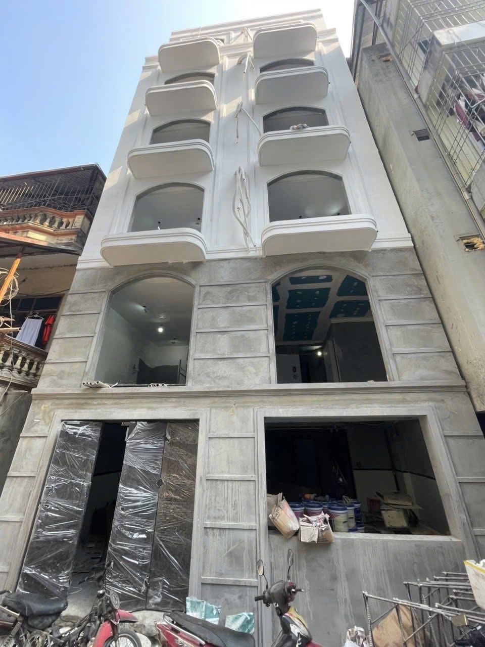 Bán tòa CHDV Mễ Trì 75m² giá 23.9 tỷ - Ô tô vào nhà, cho thuê hiệu quả!