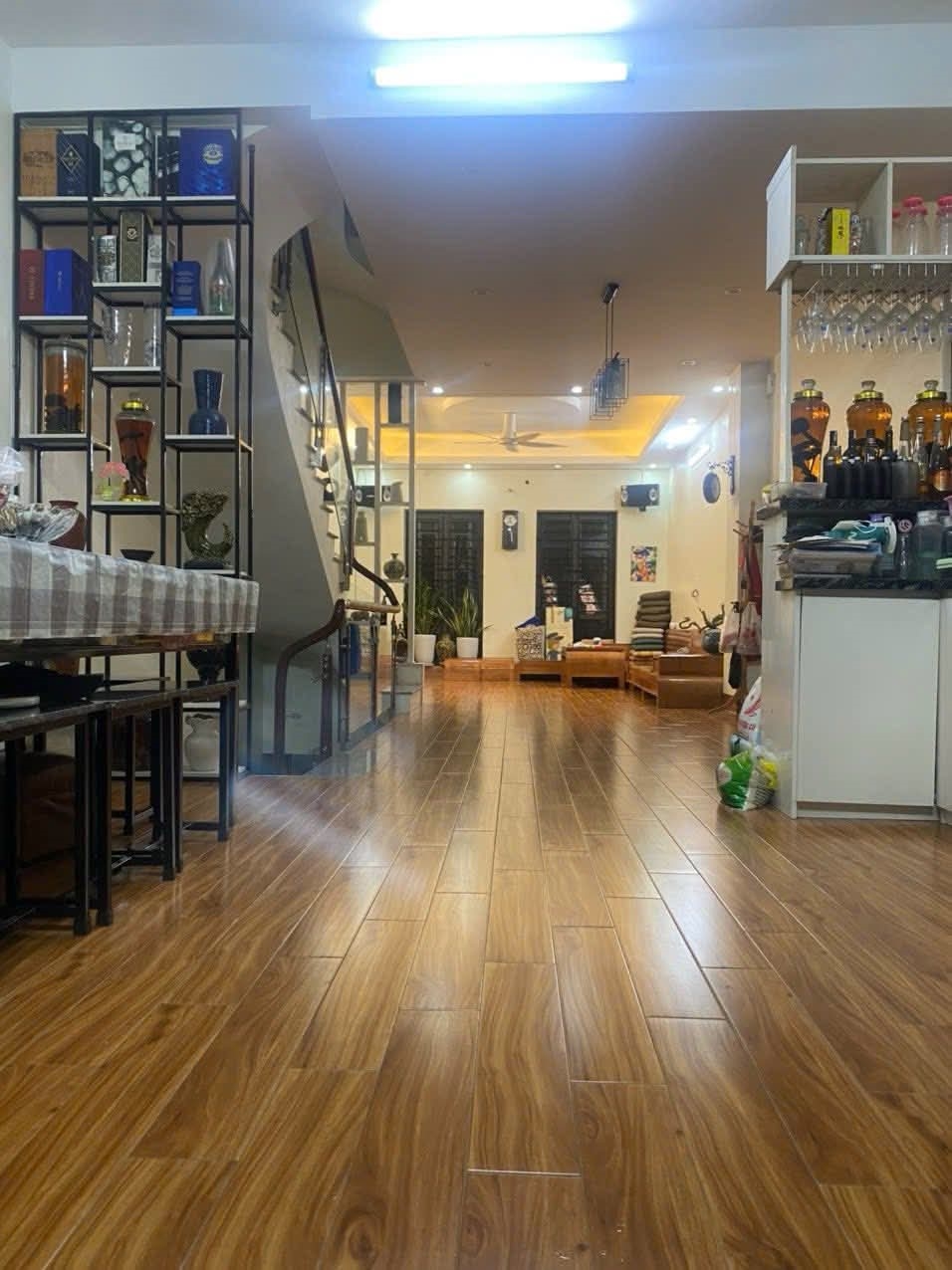 Nhà phố Dương Nội, Hà Đông 77m² giá 18.89 tỷ - Kinh doanh sầm uất 2 mặt thoáng!