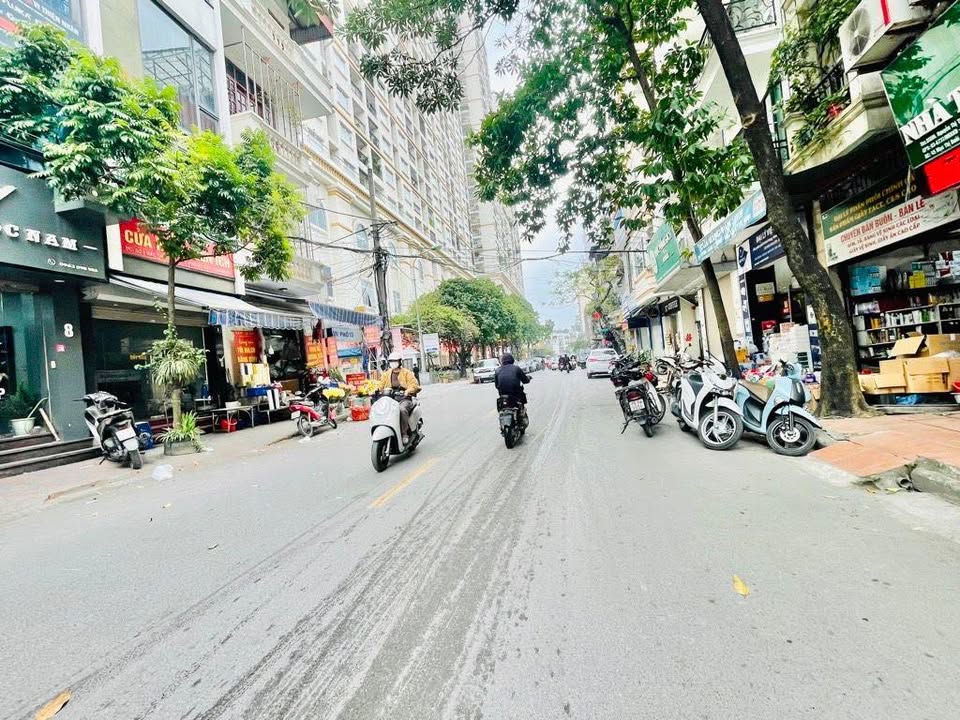 Nhà phố Mạc Thị Bưởi, Minh Khai, 171.6m² giá 25 tỷ - Mặt tiền kinh doanh lý tưởng!