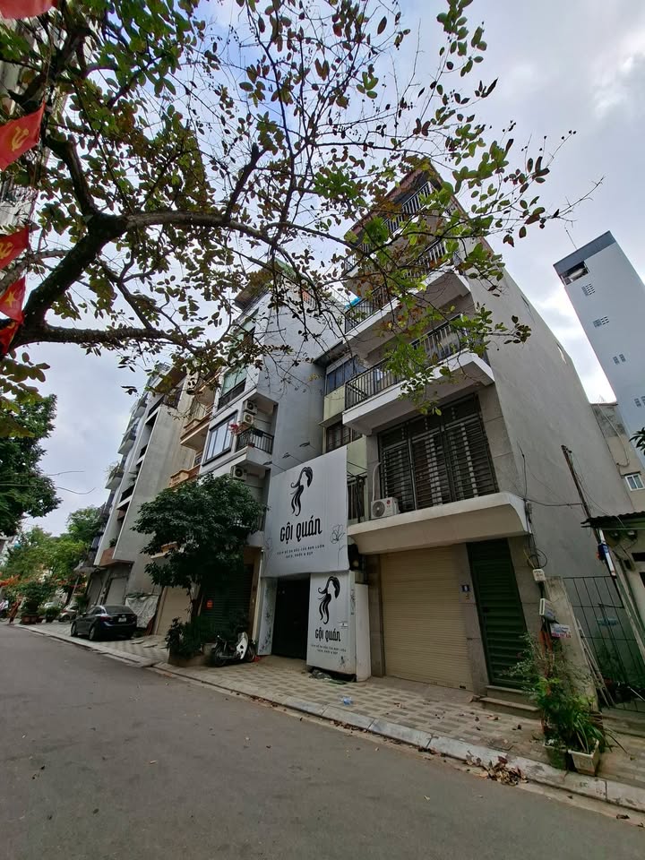 Nhà phố Tây Hồ 75m² giá 24.69 tỷ - Mặt tiền rộng, cơ hội đầu tư tuyệt vời!