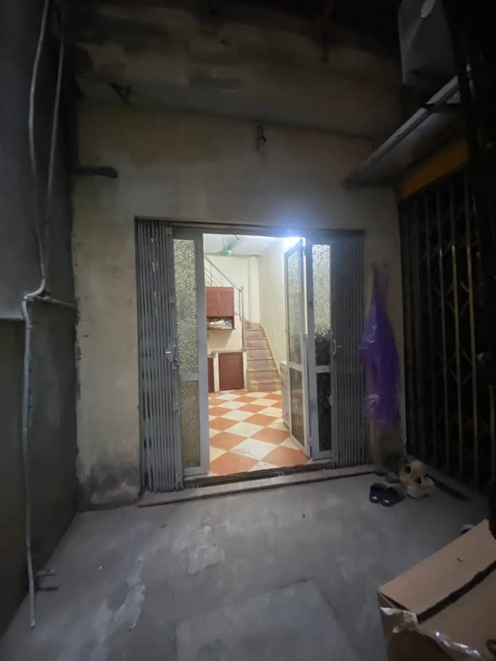 Nhà phố Ngọc Lâm, 14m², giá 3 tỷ - Sổ hồng chính chủ, gần Mipec!