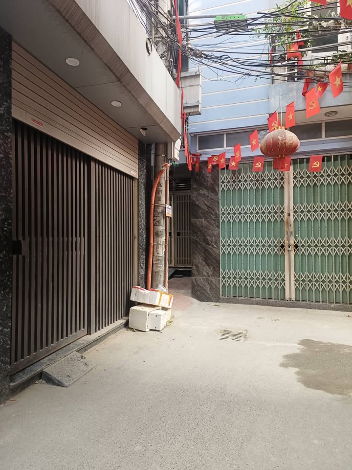 Đất tặng nhà 3 tầng Cổ Nhuế Bắc Từ Liêm 95m² - Thu nhập 40 triệu/tháng!